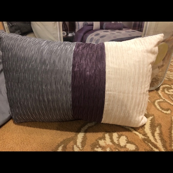 Double Comforter Set - Picture 6 of 8